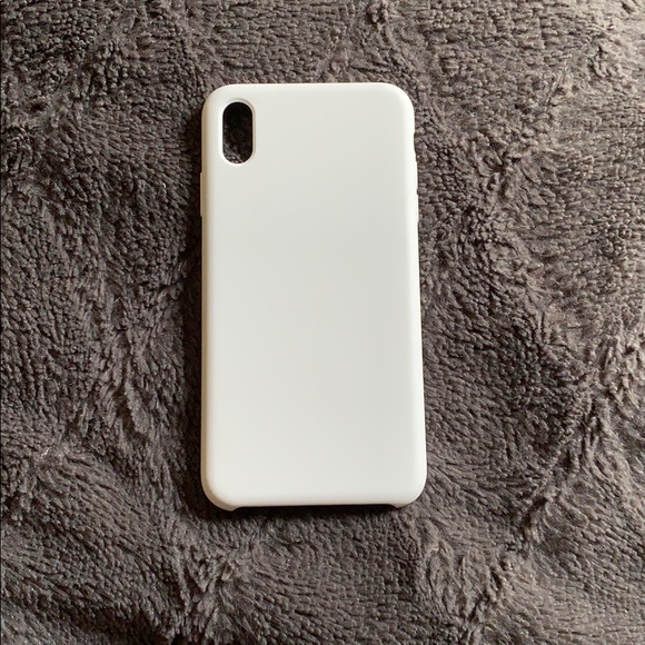 Bundle of 5 iPhone Max Cases! - Picture 6 of 6